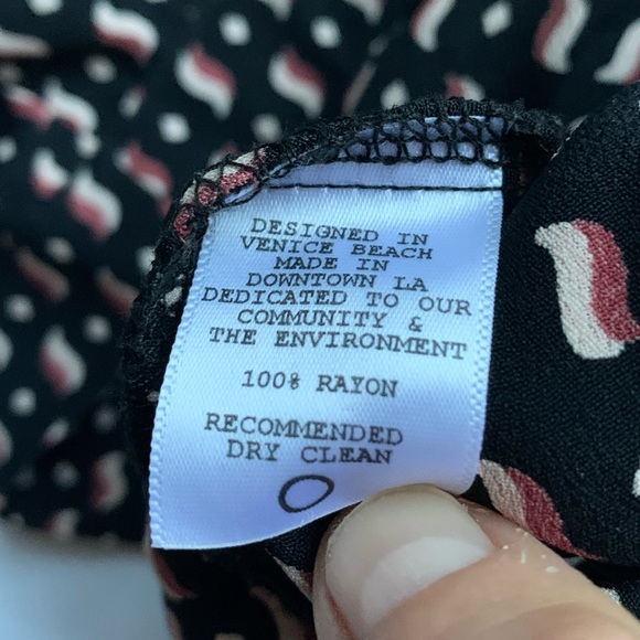 FLYNN SKYE Black Printed Cold Shoulder Crop Top - Picture 5 of 5